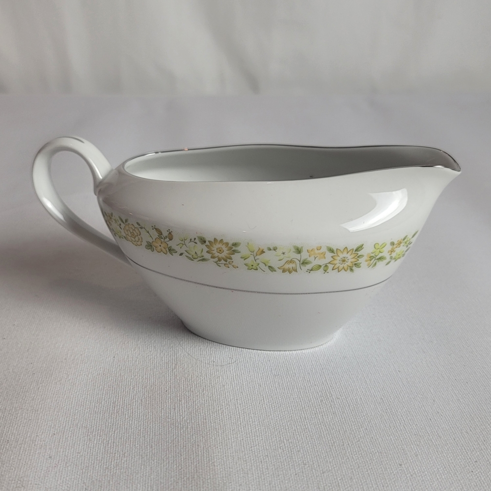 Towne House Fine China Japan Spring 3094 Gravy Boat